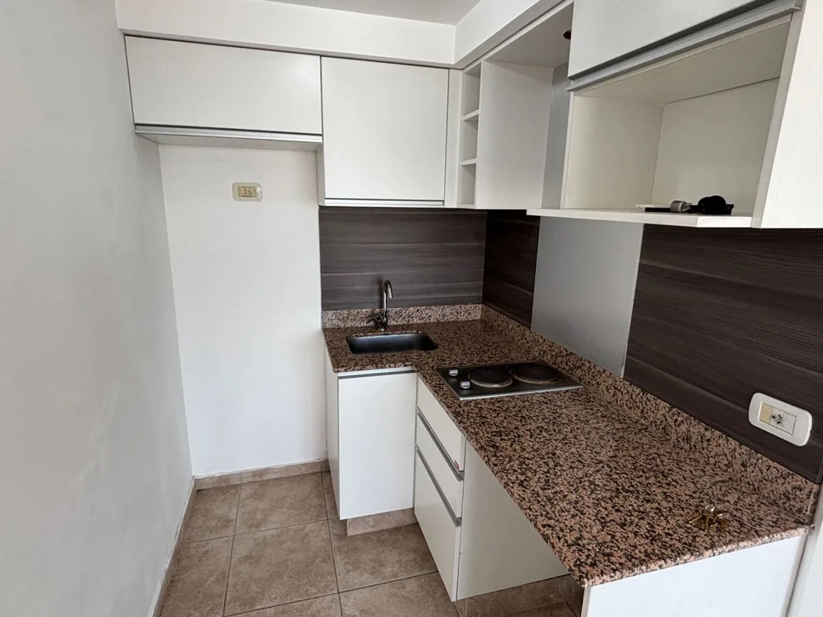 Квартира-студия в Lomas de Zamora с балконом