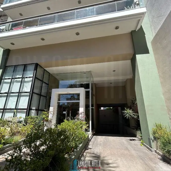 Four-room apartment with 3 bedrooms in Quilmes Centro