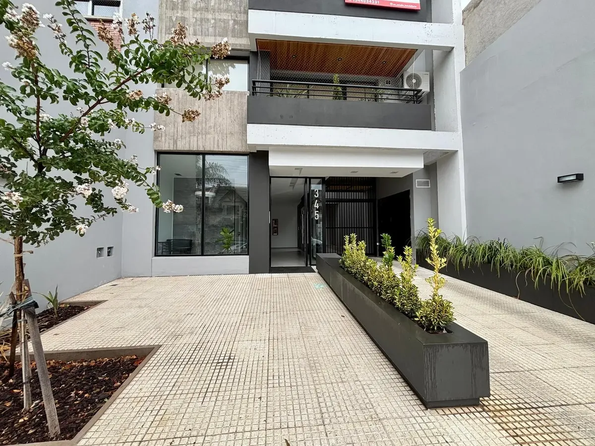 Two-bedroom apartment in Banfield Este