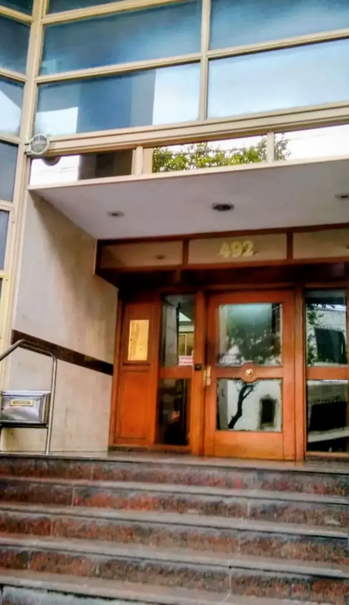 Четырёхкомнатная квартира с 3 спальнями, двумя балконами и парковочным местом в Quilmes