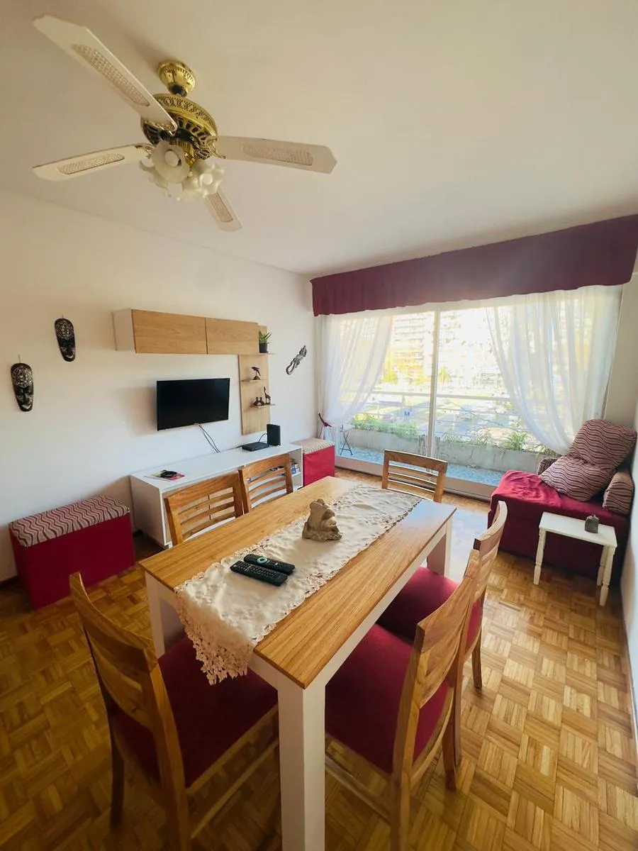 Departamento amoblado de 3 ambientes con balcón en San Nicolás