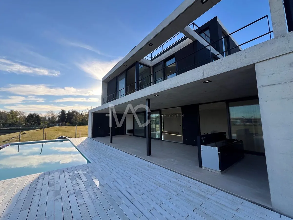 Four-bedroom house for rent in El Yacht, Nordelta Tigre