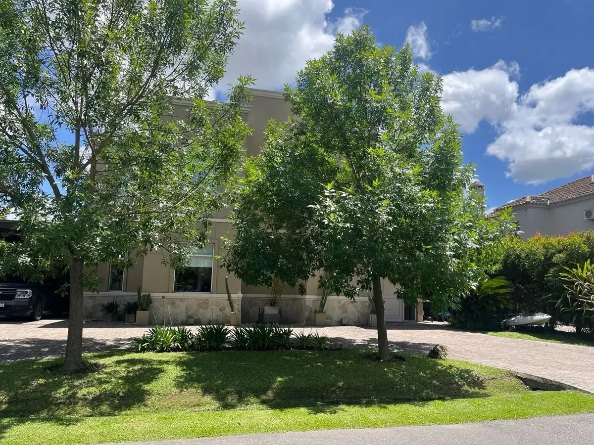 Apartamento com 4 quartos mobiliado em Tigre