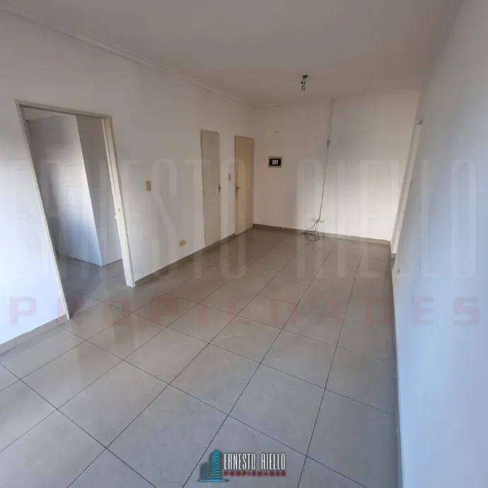 Two-room apartment with parking in Quilmes Centro