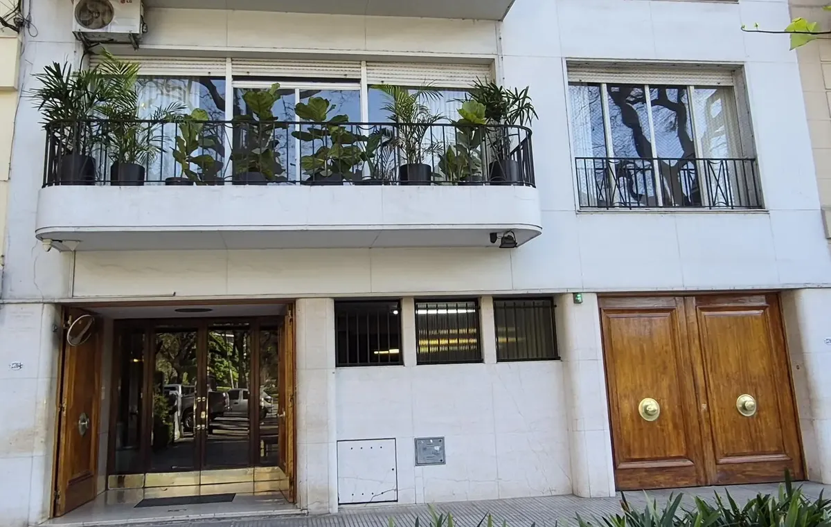 Apartamento de 4 dormitórios em Victoria