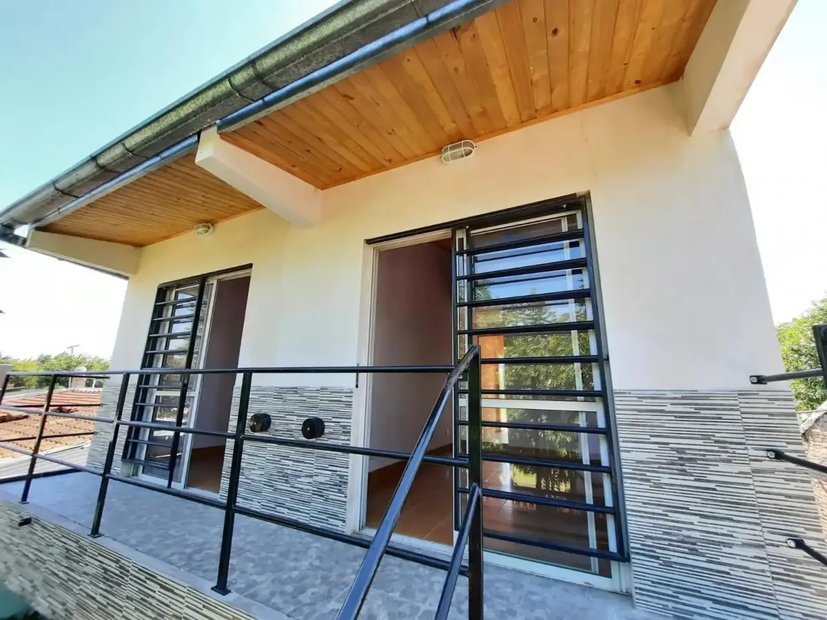 Apartamento de 2 ambientes com varanda em Ituzaingó