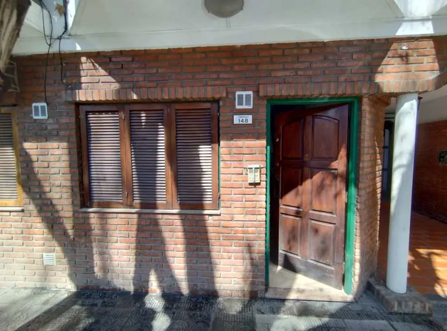 Two-bedroom duplex apartment in Ramos Mejía Sur