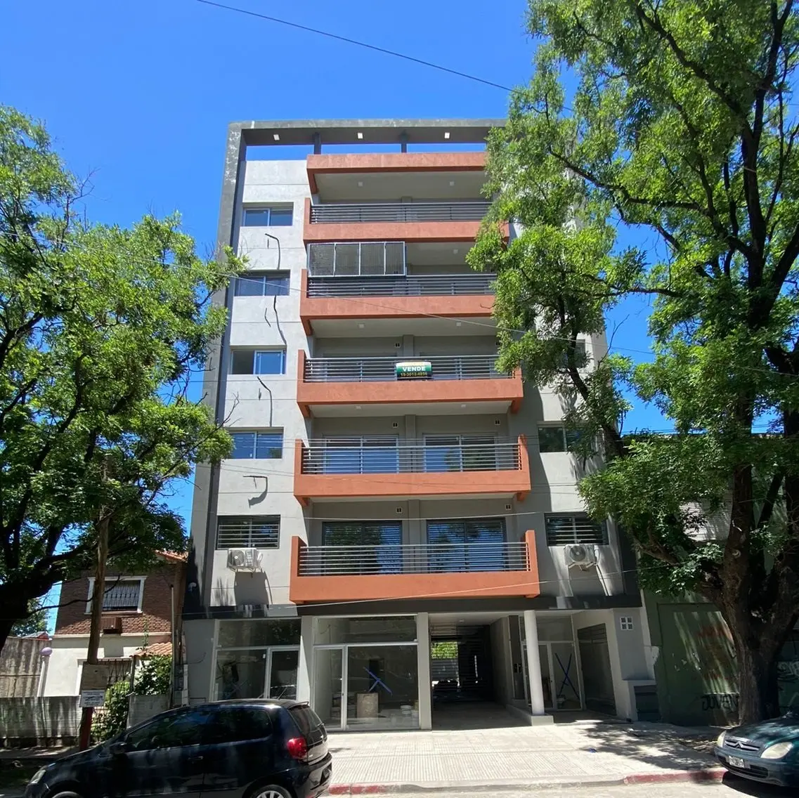 Departamento de 2 ambientes con balcón en Moreno