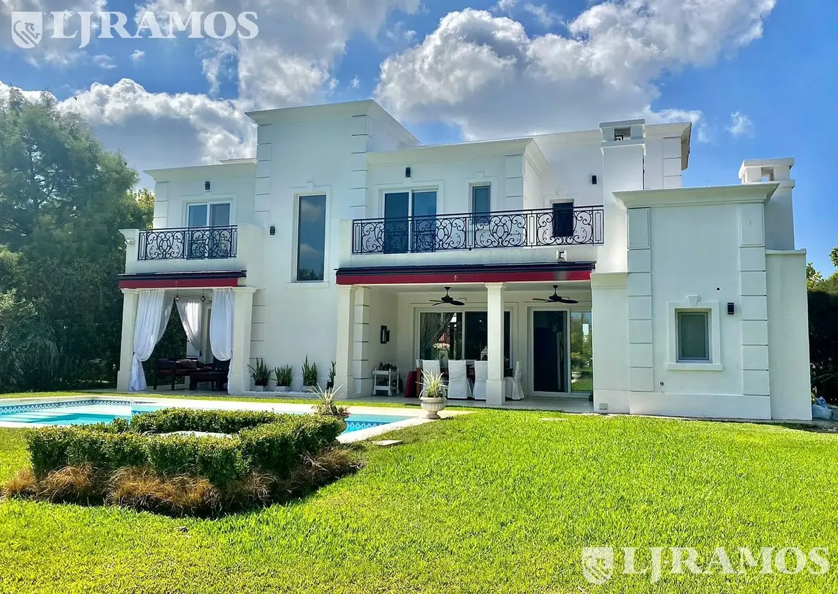 Four-bedroom apartment in Nordelta, Los Castores
