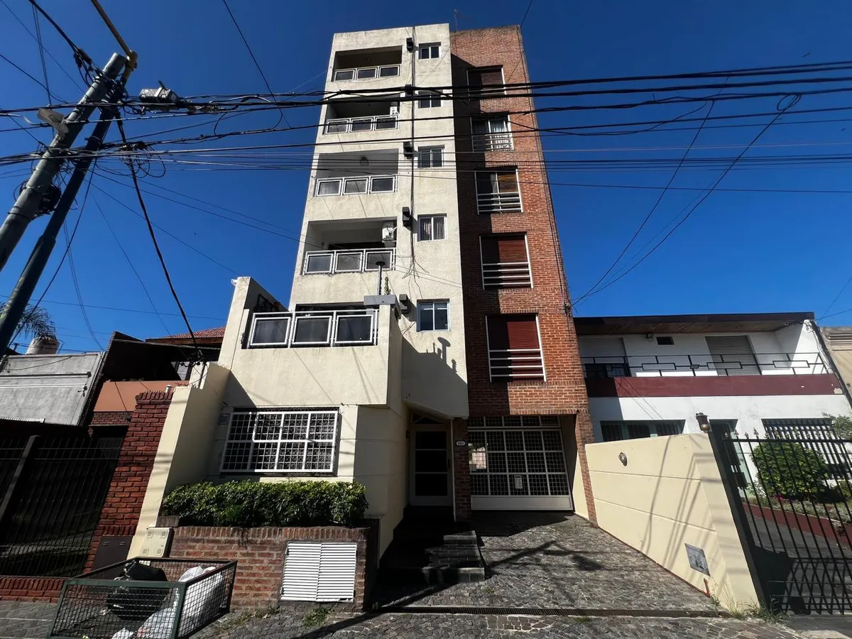 Two-bedroom apartment with parking in Villa Ballester