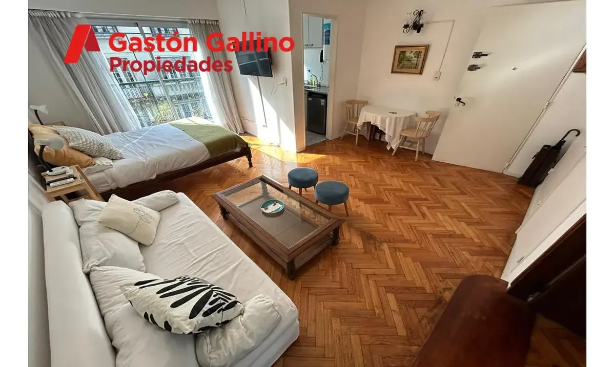 Departamento de 1 ambiente y medio amoblado con balcón en Recoleta