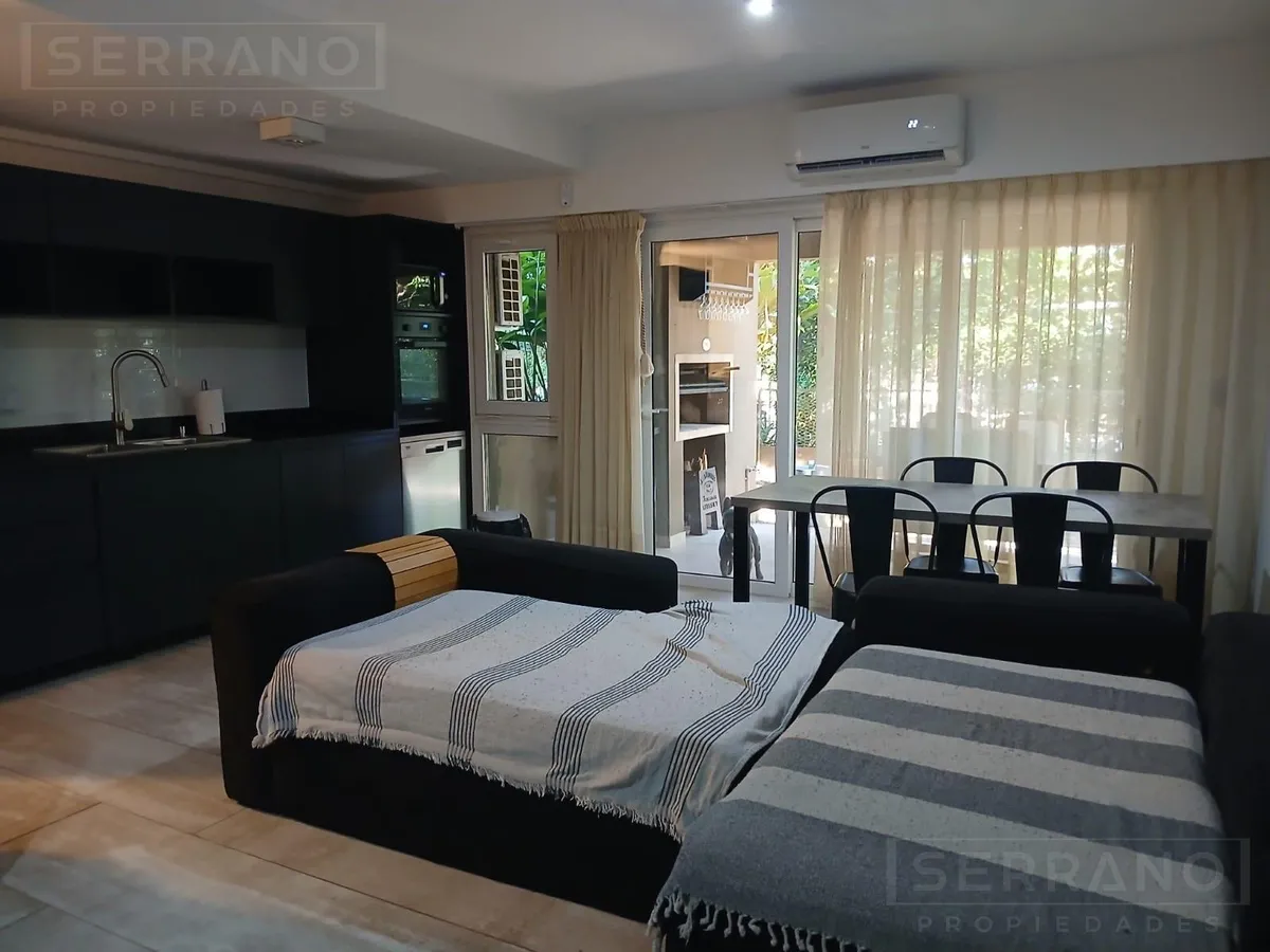 Apartamento de dois ambientes com jardim privativo em Martínez