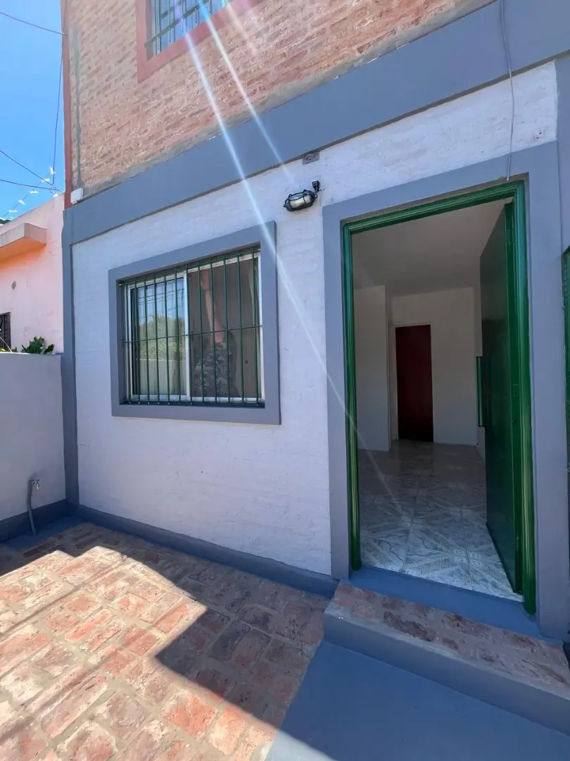 Alquiler Casa Tipo Ph 2 Ambientes, Merlo