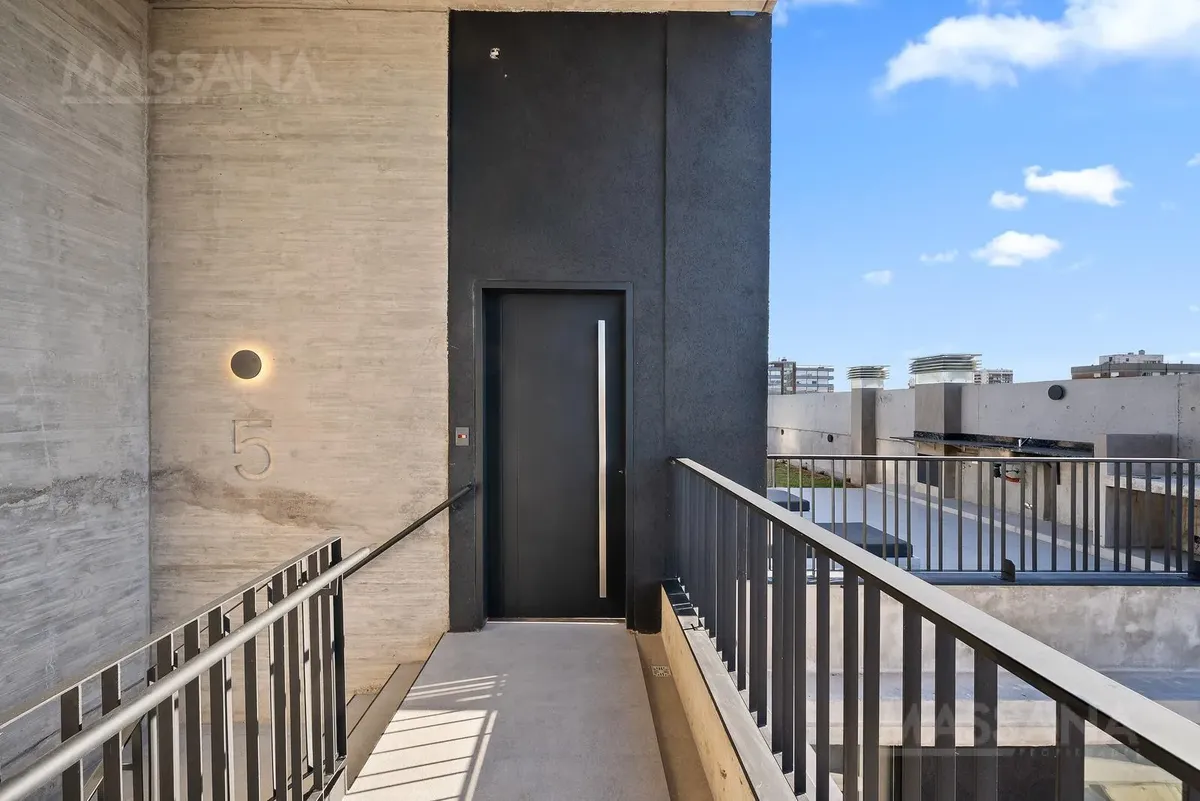 Полуэтажная квартира с 3 спальнями, с собственной террасой в Villa Devoto