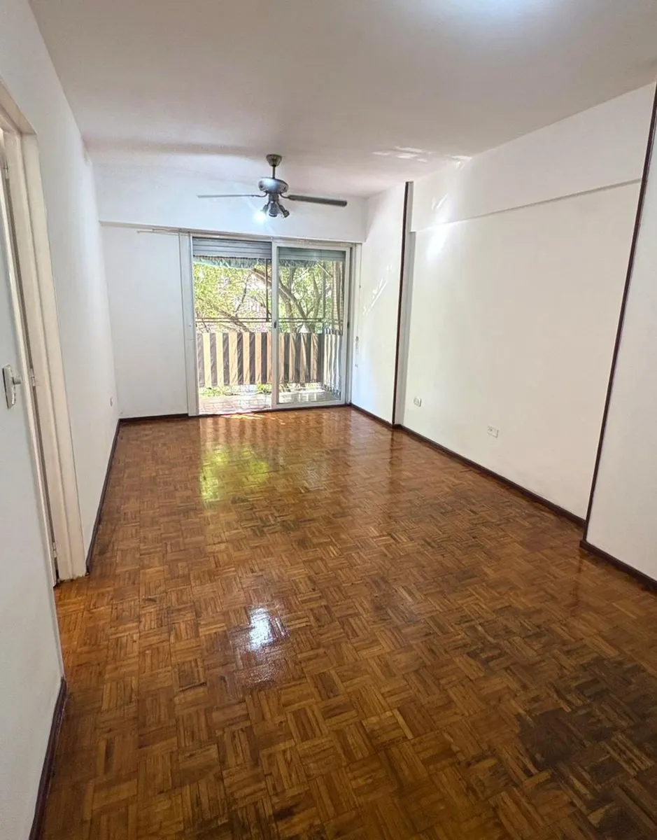 Apartamento de três ambientes em Palermo