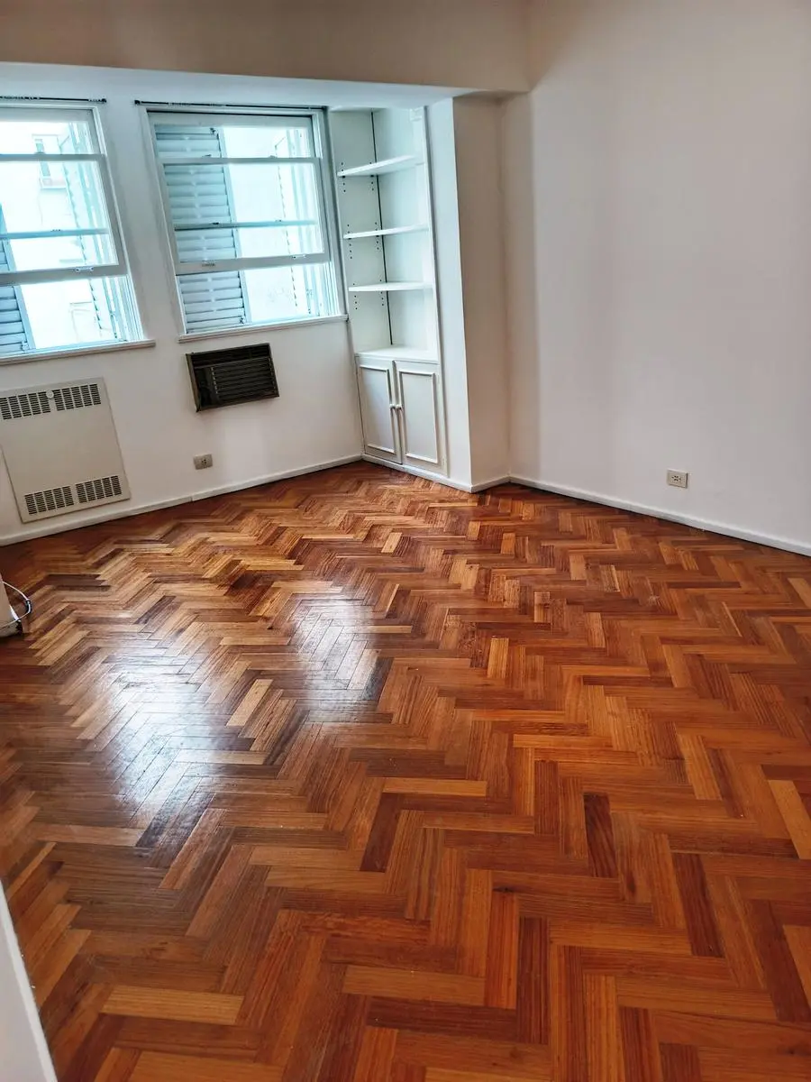Departamento de 3 ambientes con cochera en Retiro