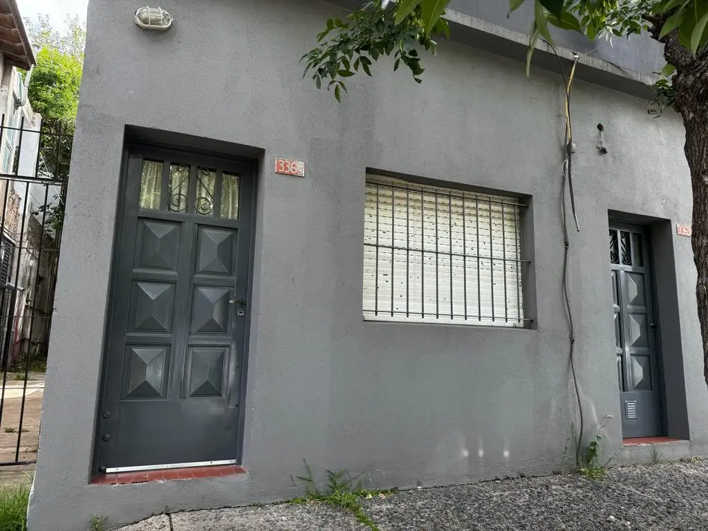 Apartamento tipo casa térreo com 1 dormitório em Ituzaingó Norte