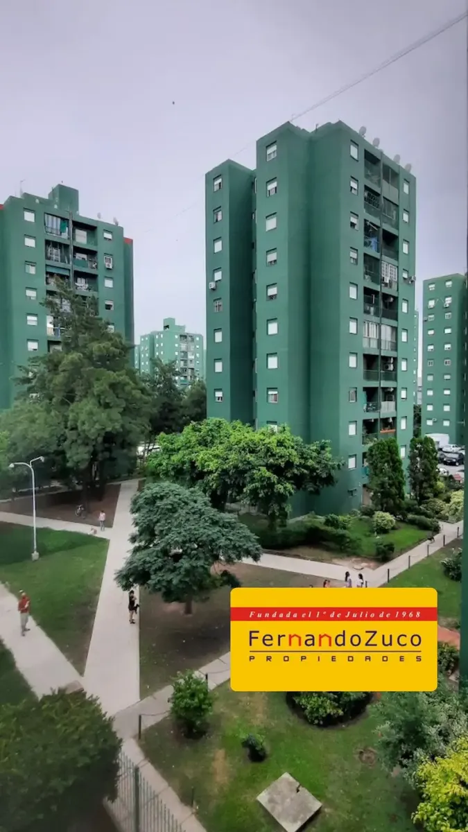 Departamento de 3 ambientes en planta baja con patio privado en Lanús Este