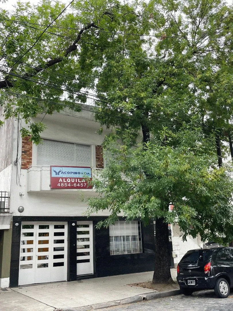 Квартира с 3 спальнями PH в Villa Devoto с балконом и террасой