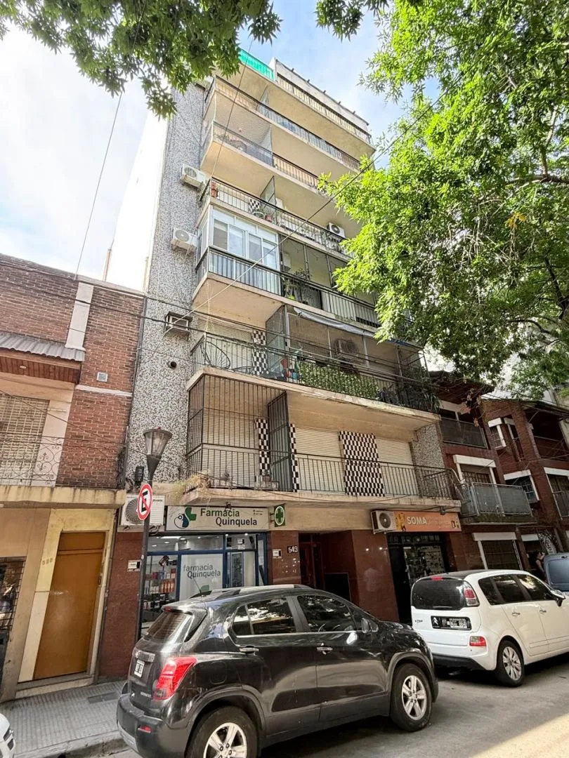 Departamento de 3 ambientes con balcón en La Boca