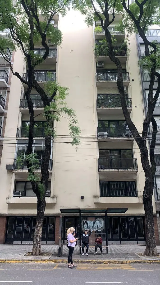 Apartamento mobiliado de três ambientes em Recoleta