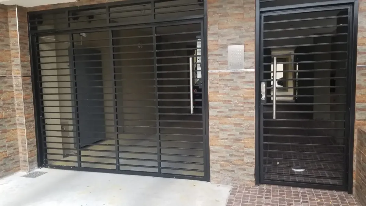 Departamento monoambiente divisible con balcón en Caseros