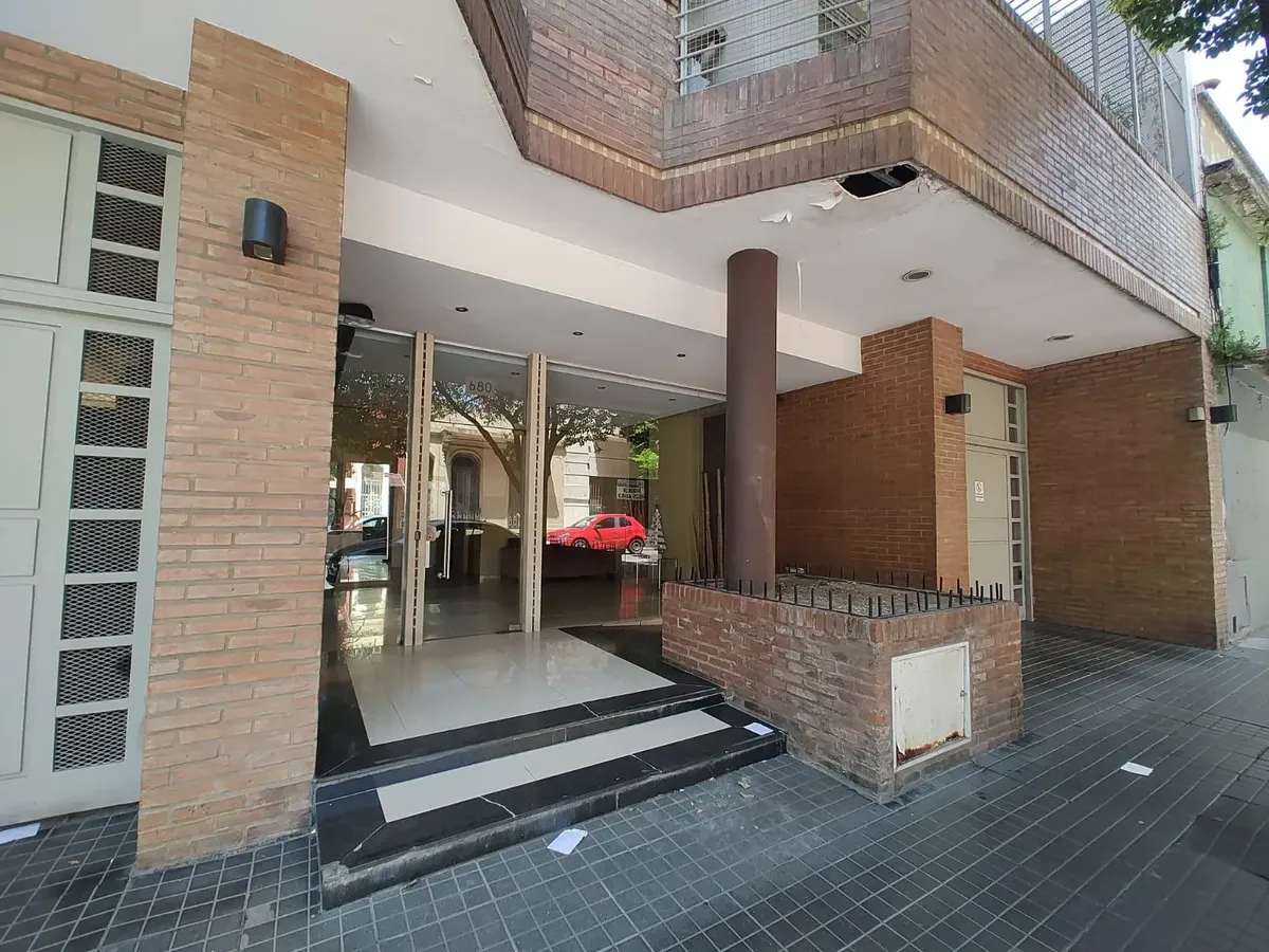 Studio apartment for rent in Monserrat