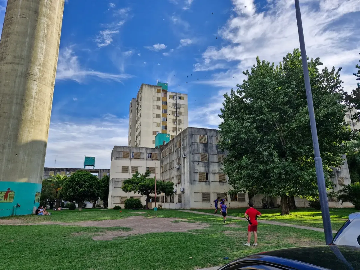 10th floor, 3 bedrooms, balcony