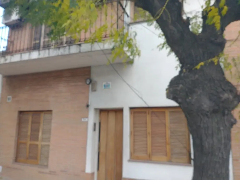 Three-bedroom chalet PH for rent in Sarandí Oeste, Avellaneda