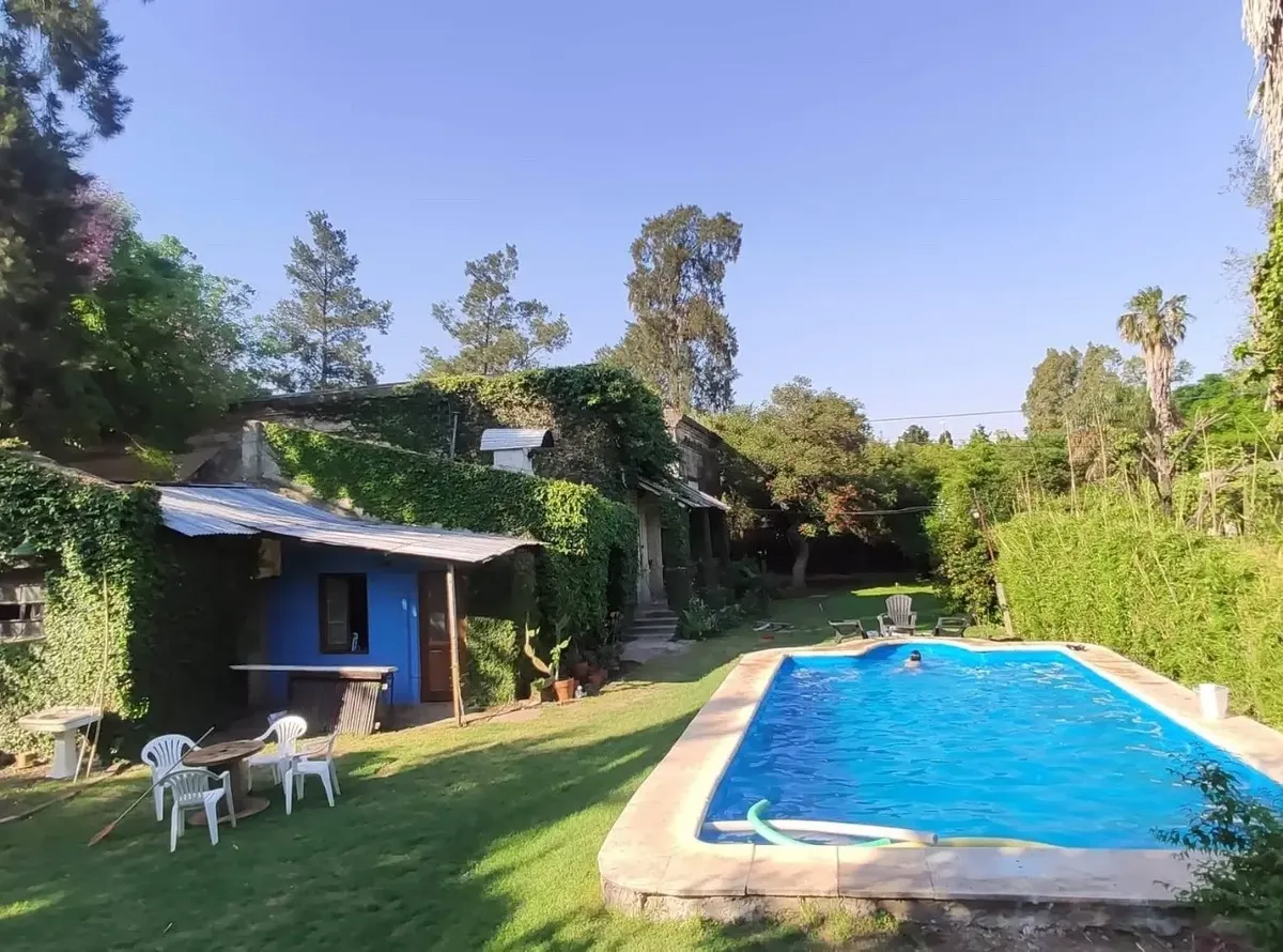 Casa quinta con 5 habitaciones en Ituzaingó