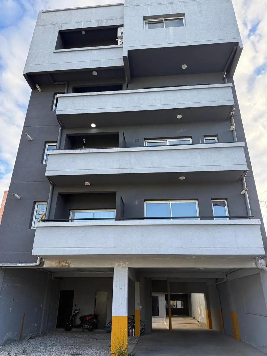 Departamento de 2 ambientes con cochera en Tigre