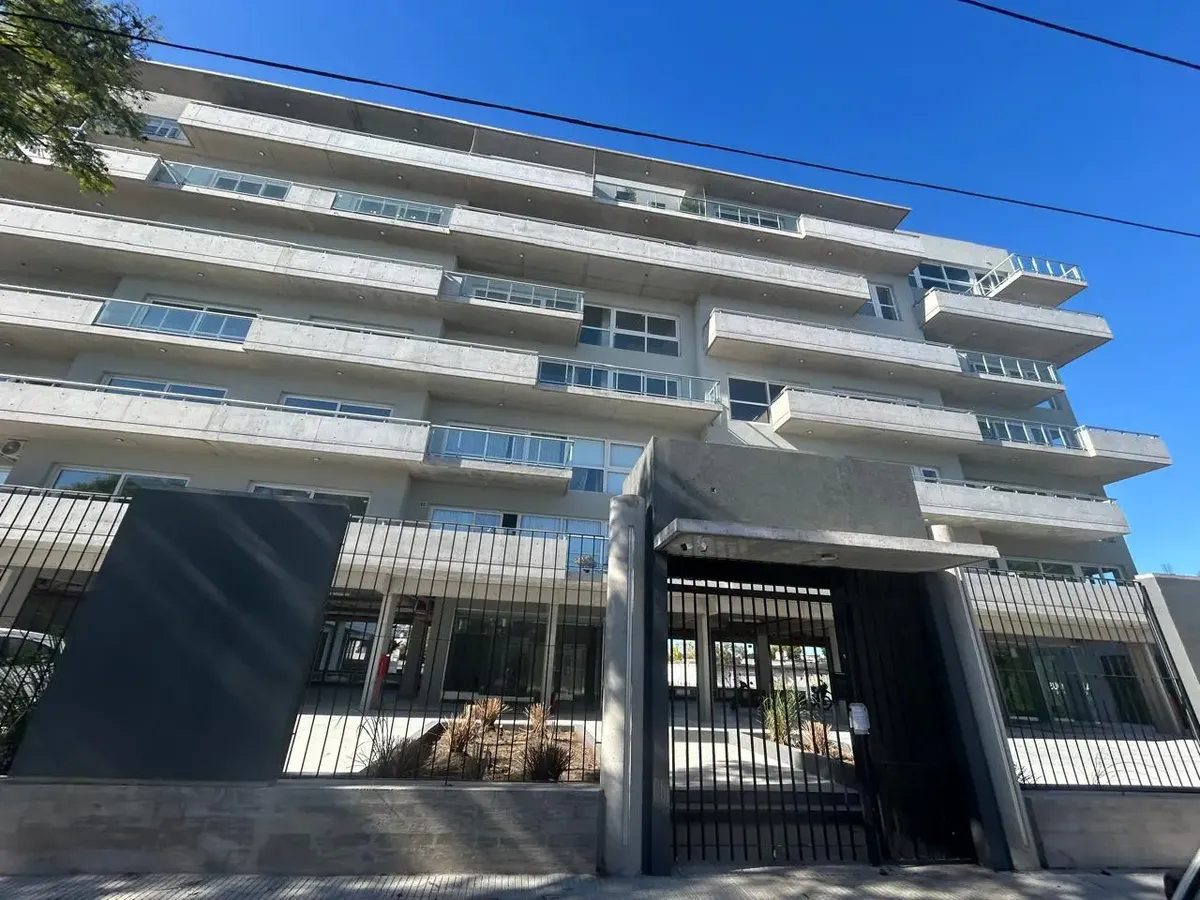 Departamento de 2 ambientes con cochera en Villa Martelli