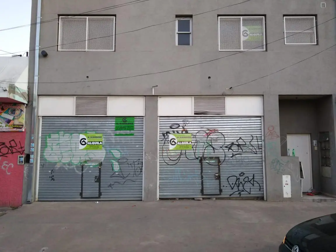 En Alquiler - Unicamente Para Destino Comercial - 2 Departamentos De Dos Ambientes En Planta Alta - Moreno Centro - Se Alquilan Juntos