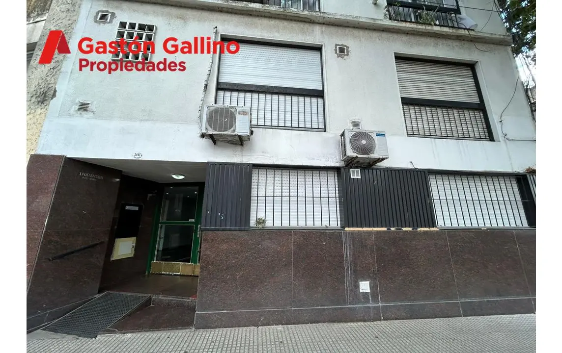 Bright studio apartment in Almagro