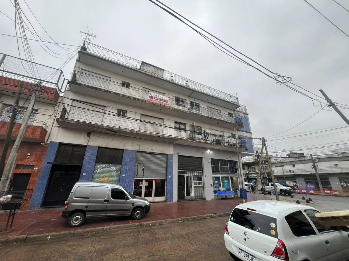 Apartamento de 2 dormitórios a reformar em José León Suárez