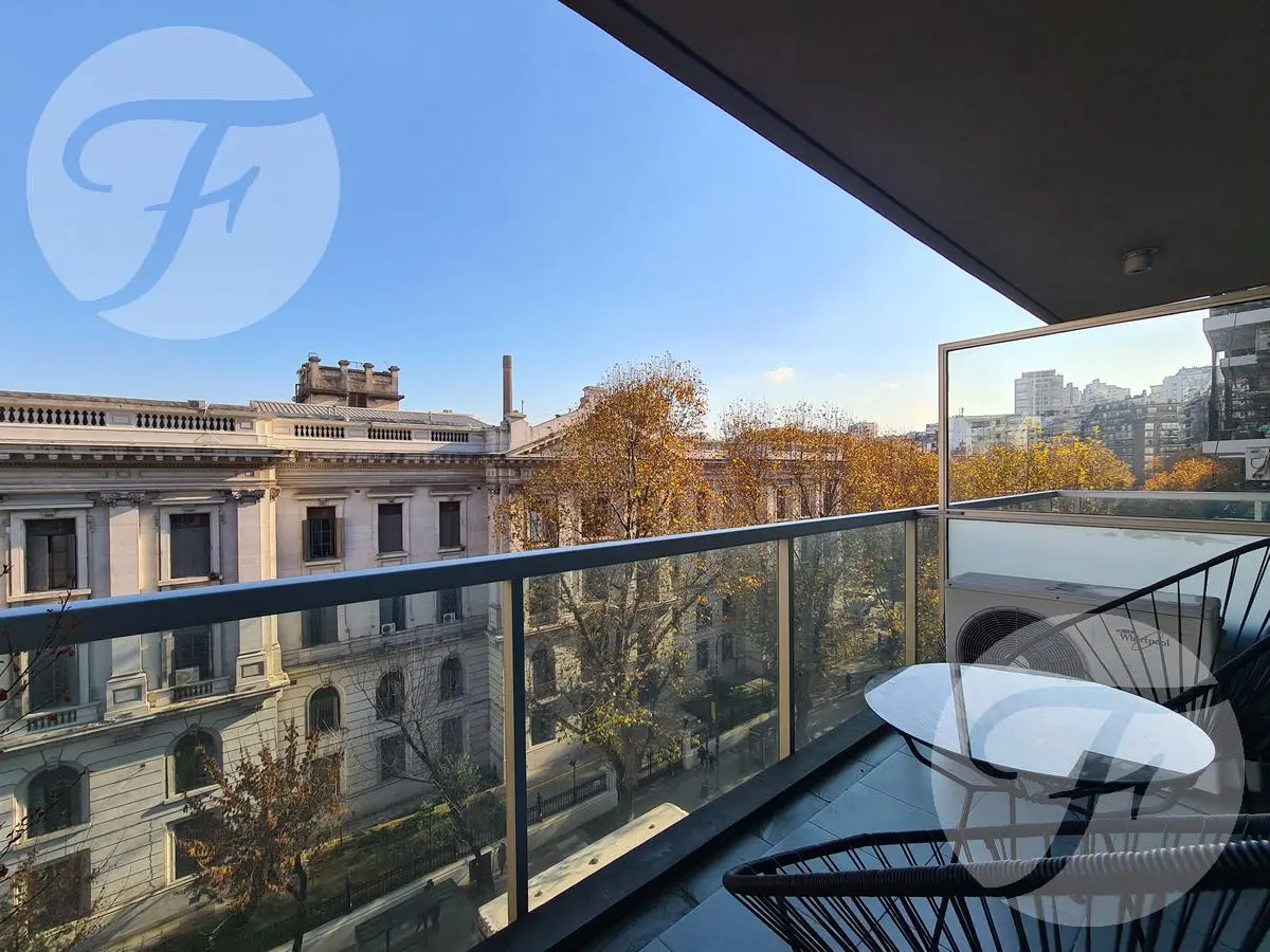 Studio apartment with balcony in Recoleta