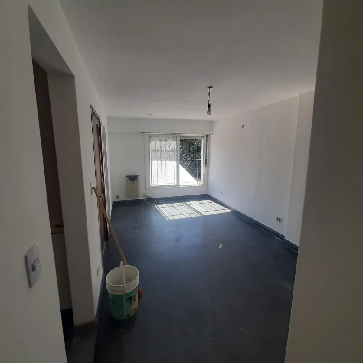 Facilidades Alquiler Luminoso Y Amplio Departamento 4 Ambientes Sobre Avenida