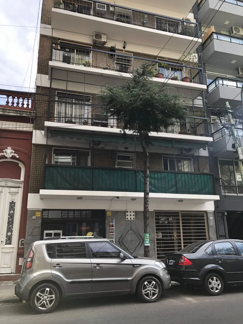 Departamento de 3 ambientes con 2 dormitorios en Flores