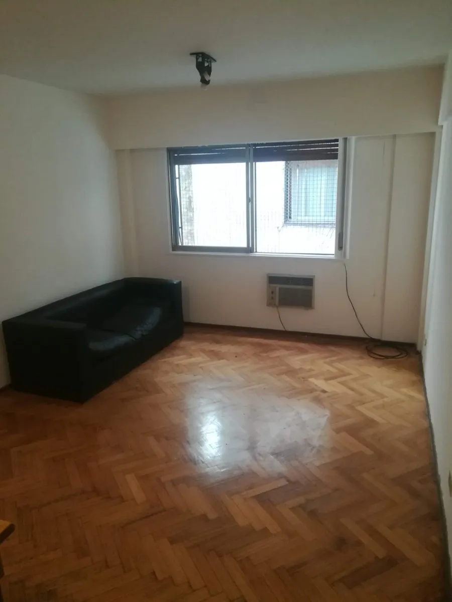 Apartment with 2 bedrooms and service quarters in Recoleta