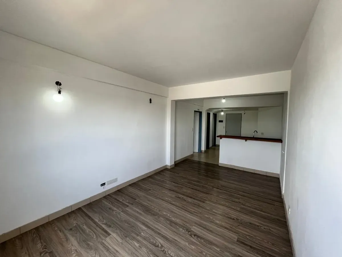 Departamento En Alquiler En Castelar Uso Comercial/profesionnal