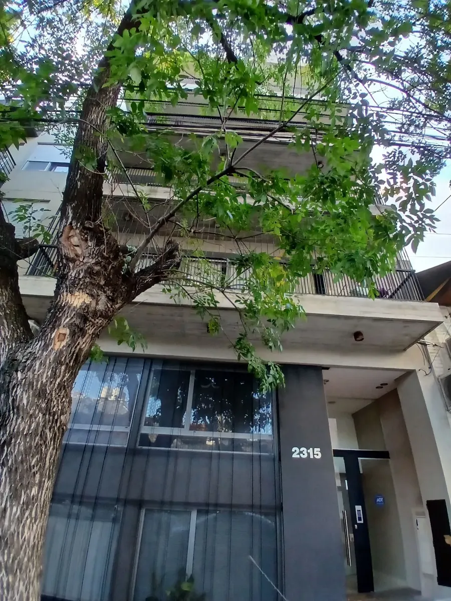 Studio apartment with balcony in Flores