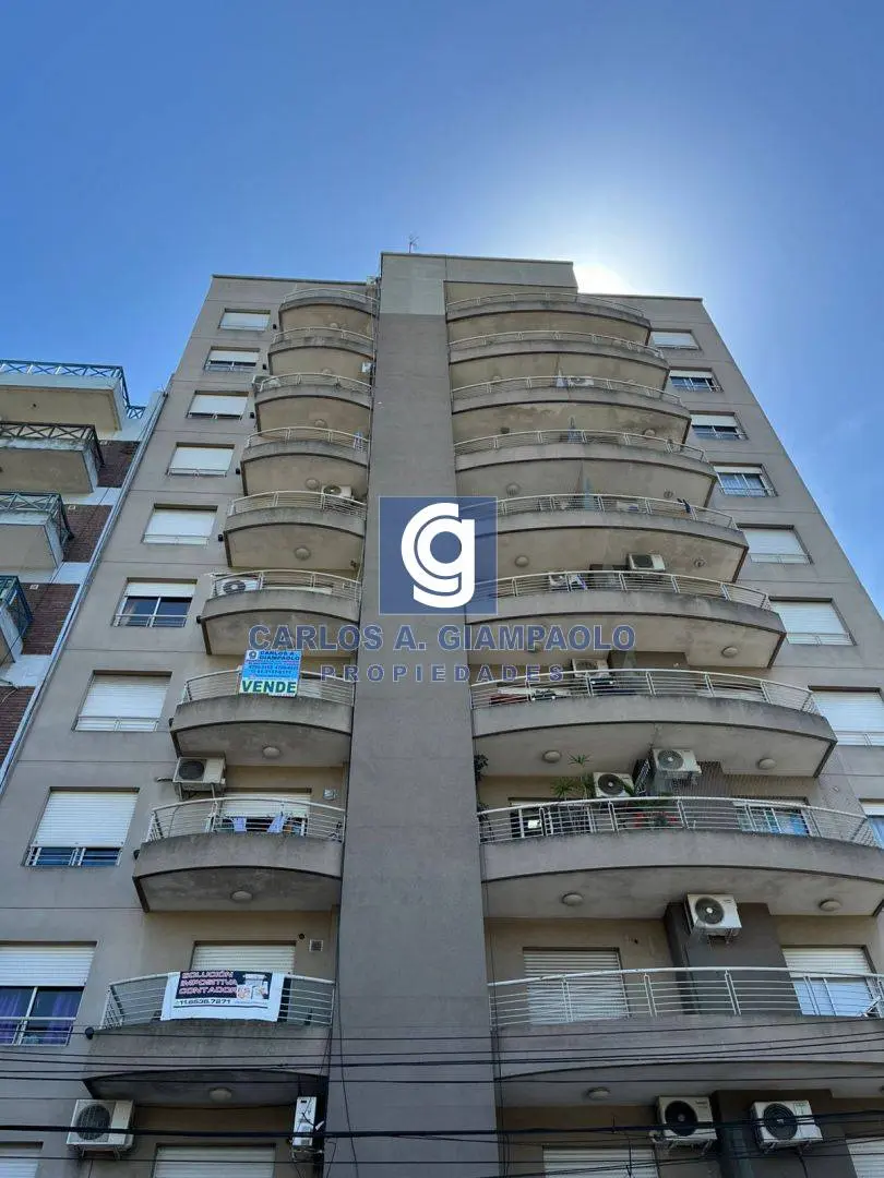 Two-room apartment with balcony in Caseros, Tres de Febrero