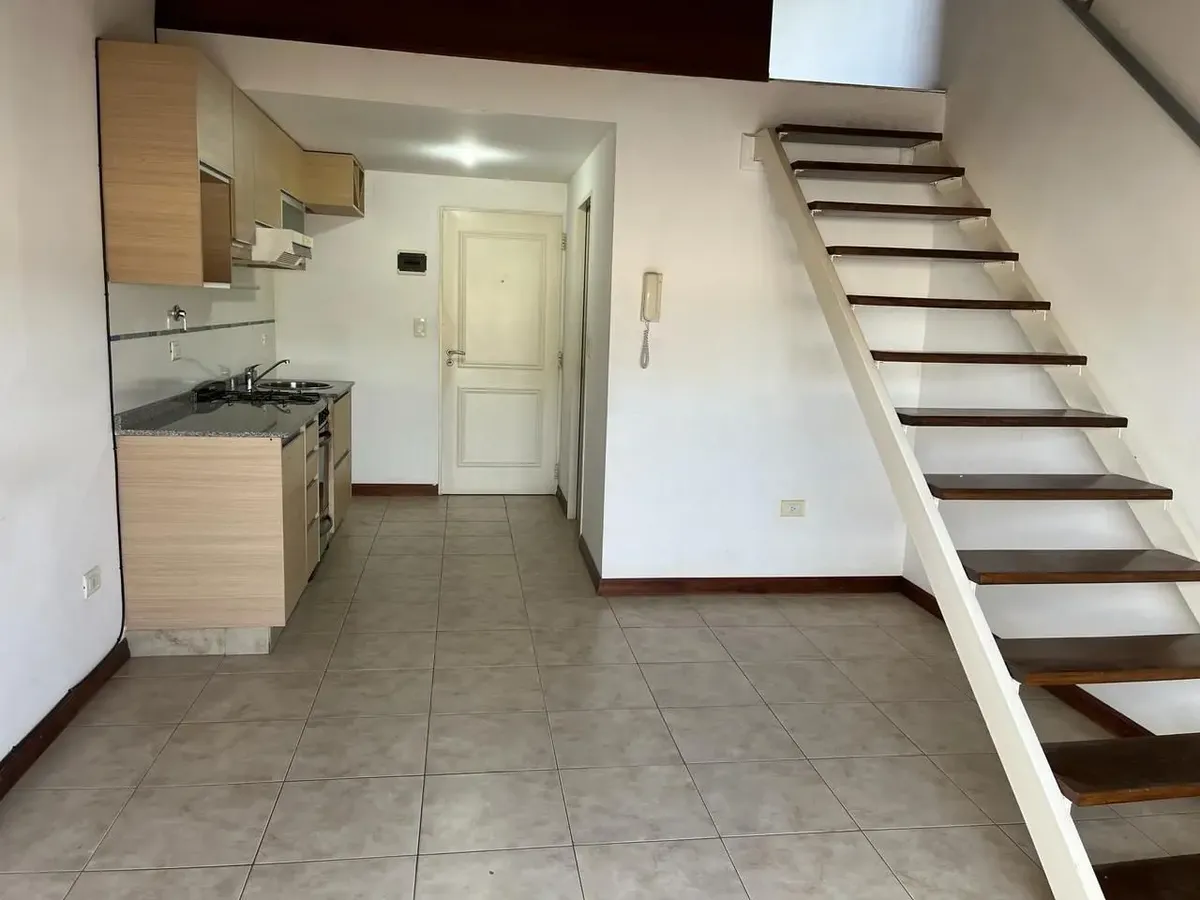 Ground-floor PH with 1.5 rooms in Caseros, Tres de Febrero