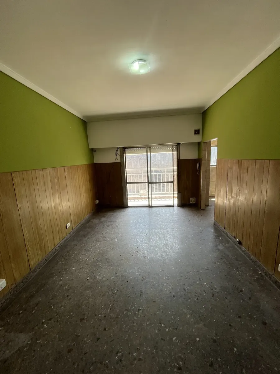 Three-room apartment for rent in Isidro Casanova