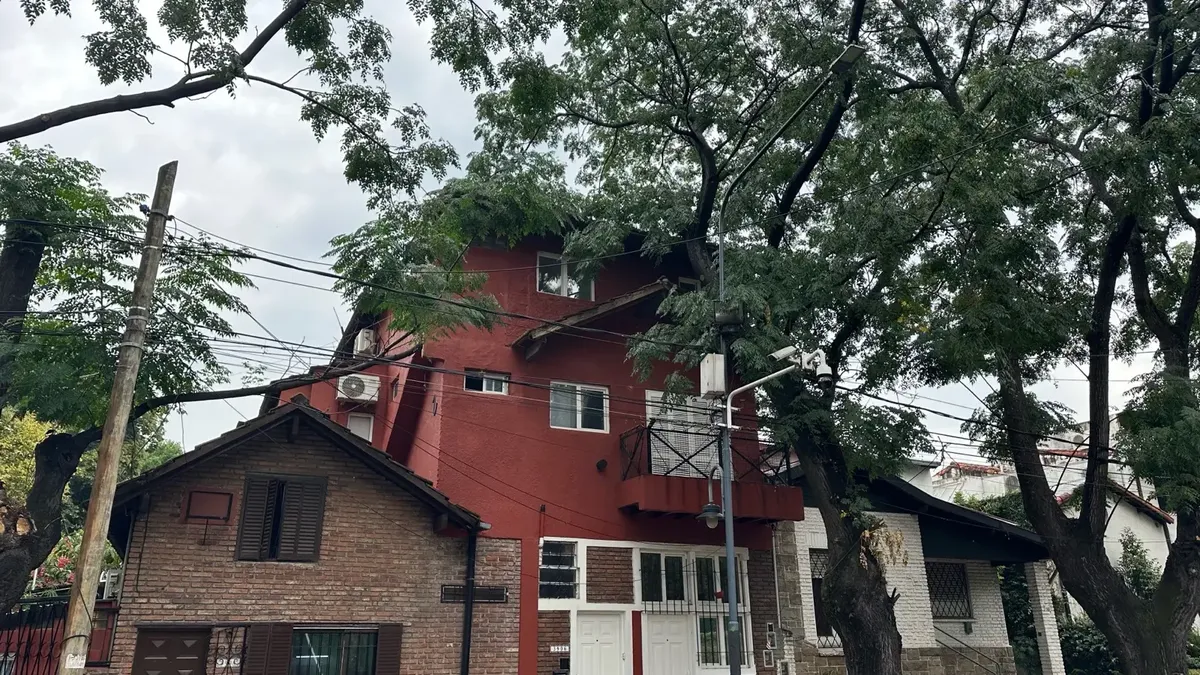 Ground-floor or upper unit PH in La Lucila