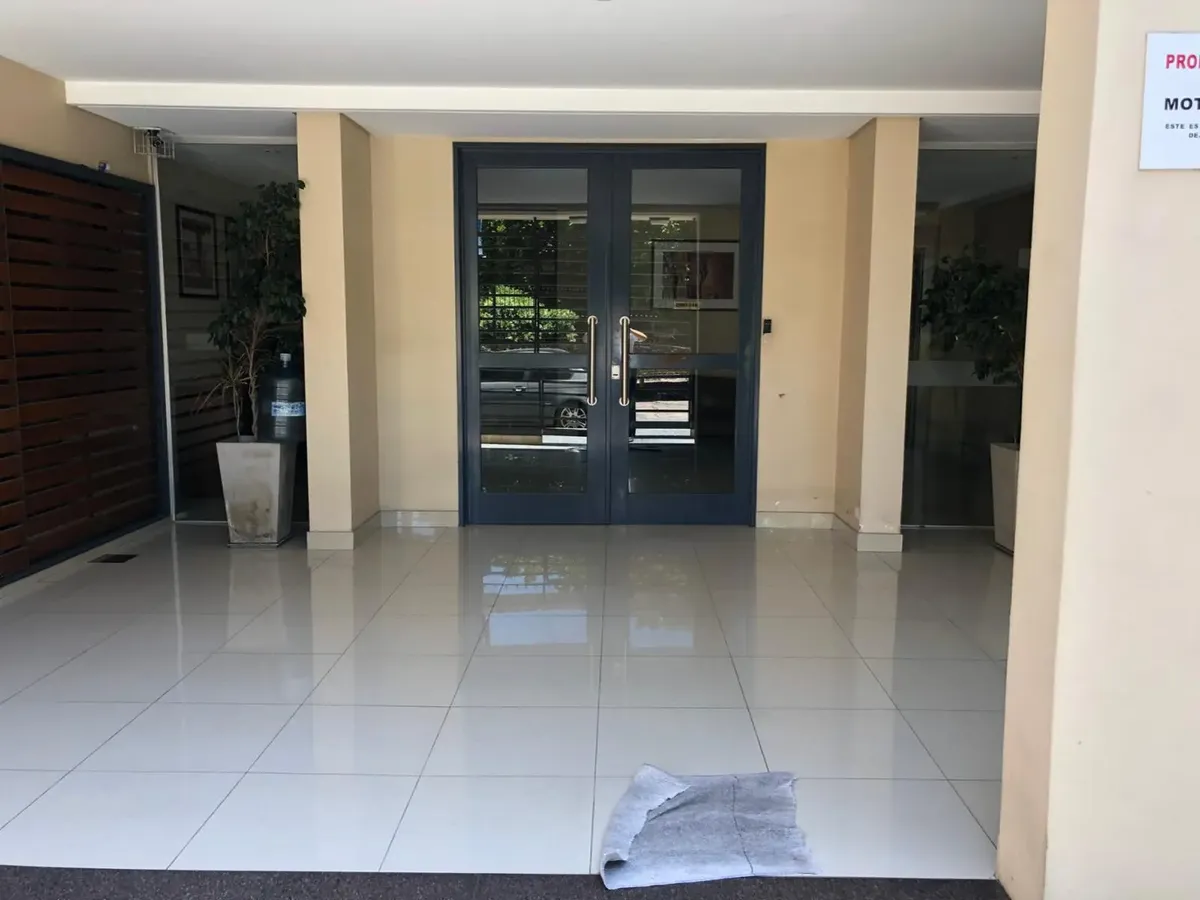 Apartamento de dois ambientes de frente em Tres de Febrero
