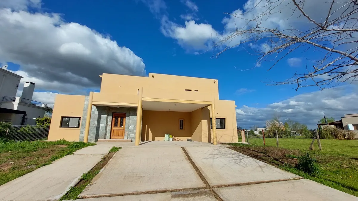 Casa para aluguel anual com 5 dormitórios em El Cantón