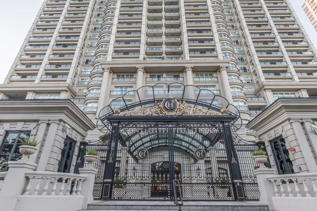 Duplex four-bedroom apartment in Puerto Madero