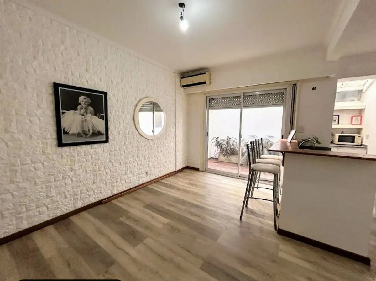 Refurbished studio apartment with patio in Núñez