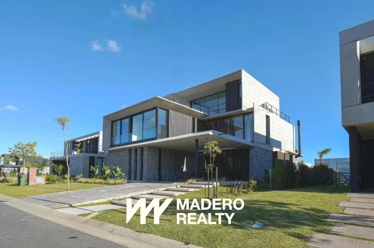 Five-bedroom house in El Yacht, Nordelta Tigre